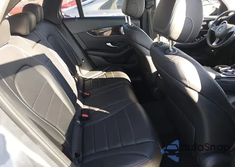 2016 Mercedes-Benz Glc 300 from USA, damaged, VIN WDC0G4JBXGF006411